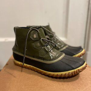 Sorel women’s 8 Duck Boot Out and About